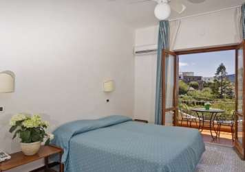 Hotel Santa Lucia - mese di Aprile - Entrata